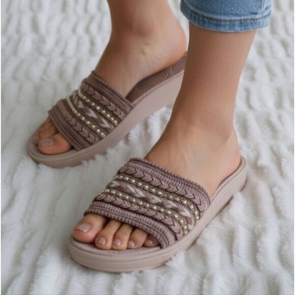 Bzees platform sandals 8.5 - Picture 1 of 7